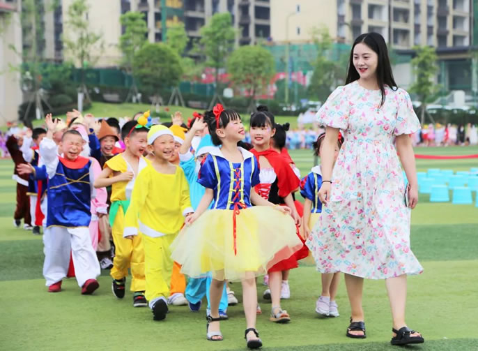 在東辰，做一個快樂的小孩 | 東辰教育祝大家六一快樂！